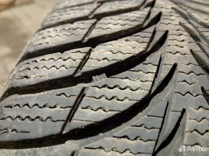 Goodyear UltraGrip Ice+ 215/65 R16 98T