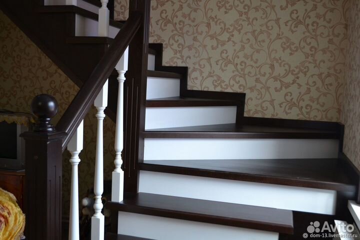 Лестница в дом на второй этаж