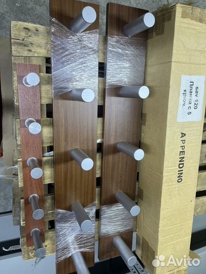 Планка с крючками для примерочной