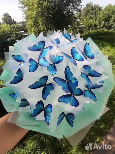 Светящийся букет из бабочек