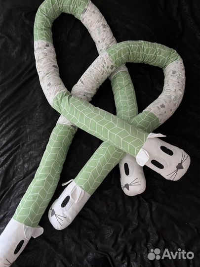 Бортик для кровати