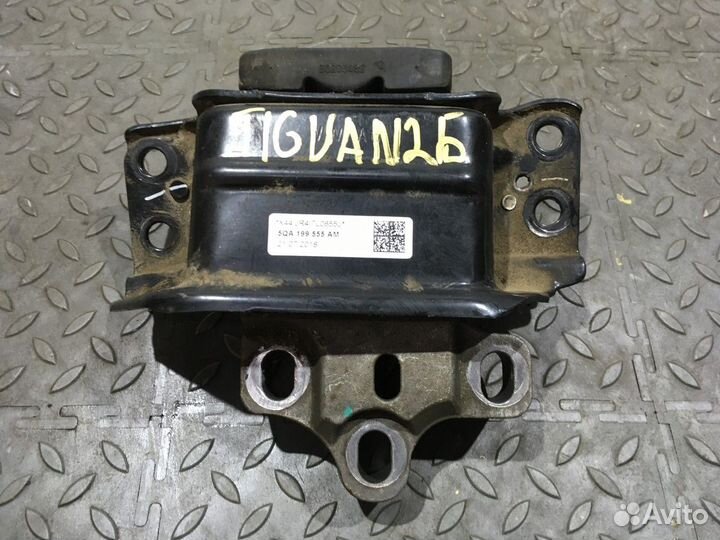 Опора двигателя левая (Volkswagen Tiguan)