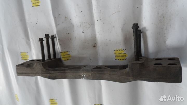 Кронштейн кпп scania 15082210