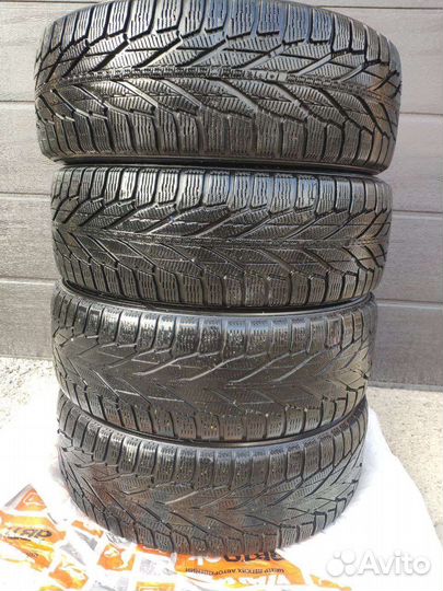 Nokian Tyres Hakkapeliitta R2 215/60 R17