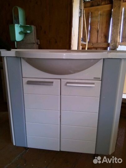 Угловая тумба с мойкой для ванной комнаты