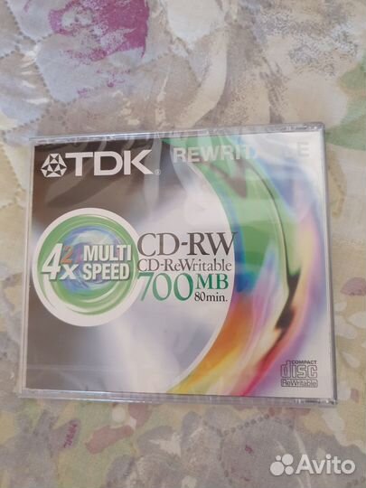 38 футляров для CD\DVD и 3 новых диска CD-RW