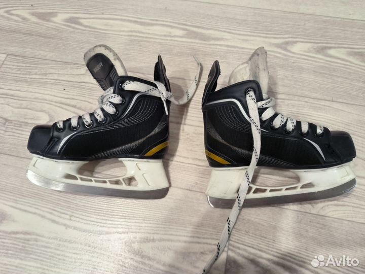 Хоккейные коньки bauer детские