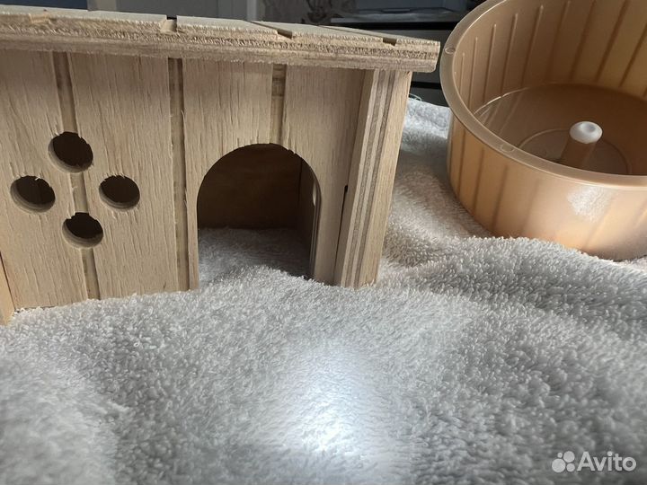 Набор: домик для хомячка и колесо