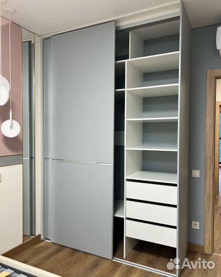 Шкаф купе с зеркалом