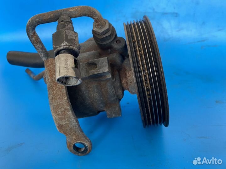 Насос гура Renault Megane Scenic Logan k4m 1.6