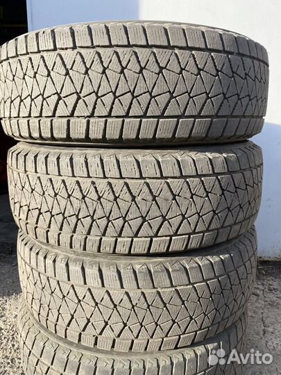 Bridgestone Blizzak Ice 225/65 R17