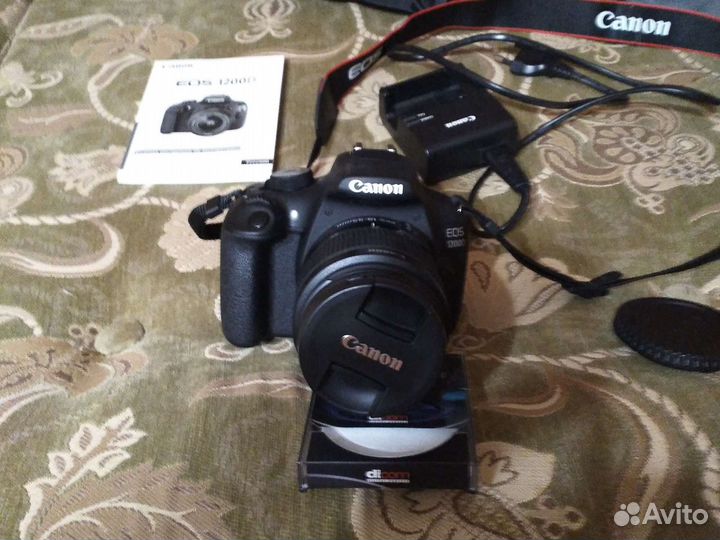 Фотовидео камера Canon модель EOS 1200 D с термо с