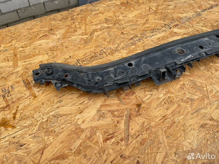 Панель передняя телевизор Megane 2