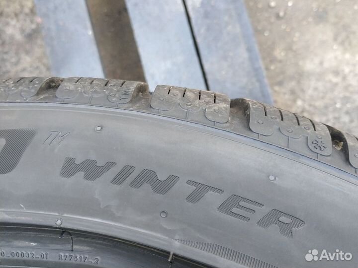 Pirelli P Zero Winter 335/30 R21 109W