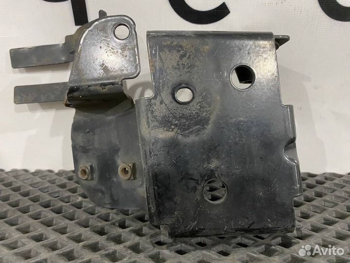 Кронштейн (крепление) Volvo FH4 82857758