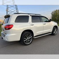 Toyota Sequoia 5.7 AT, 2012, 240 000 км, с пробегом, цена 4 995 000 руб.