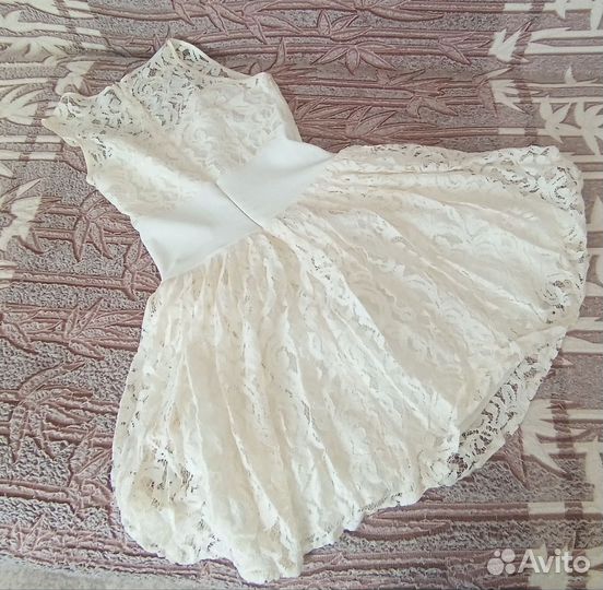 Платье кружевное 42р