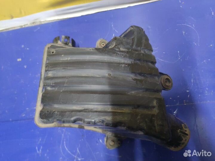 Резонатор воздушного фильтра Ford Mondeo 3 седан