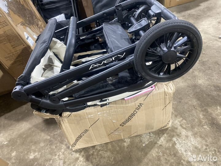Коляска прогулочная новая