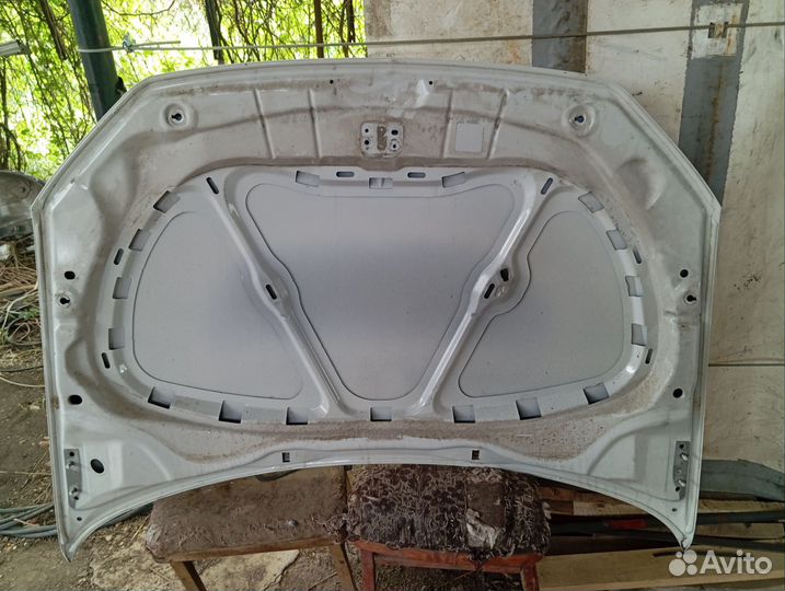 Volkswagen polo капот