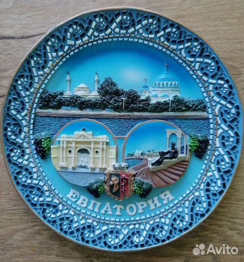 Сувенирные тарелки
