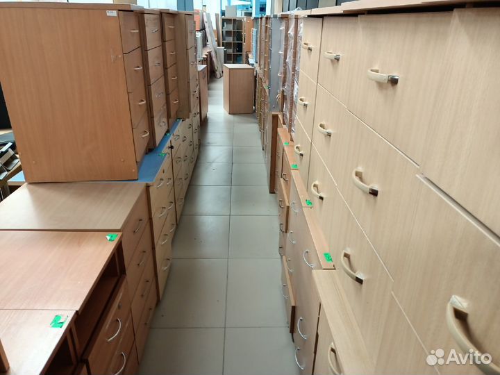 Тумбы приставные, много Б.У