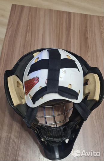 Вратарский шлем bauer