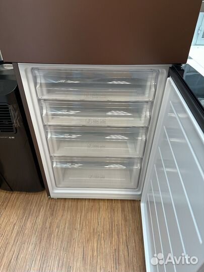 Холодильник Haier c2f737clbg