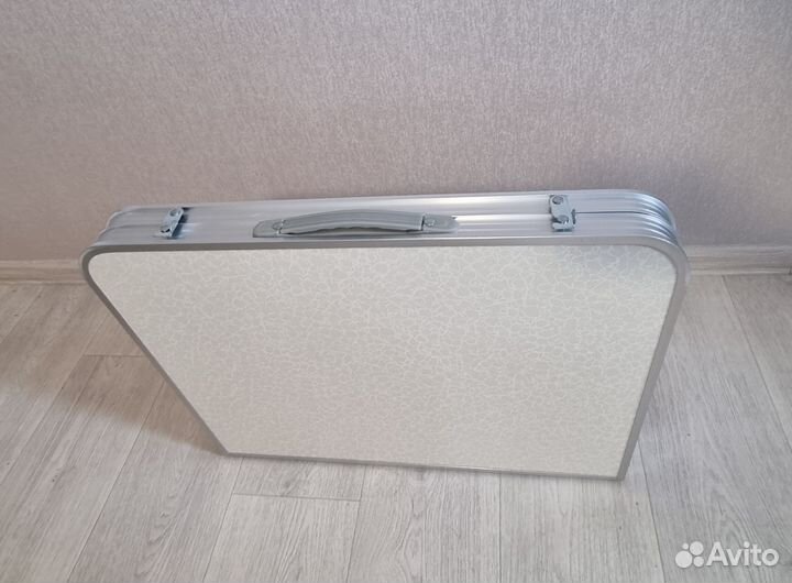 Стол +4стула. Новый