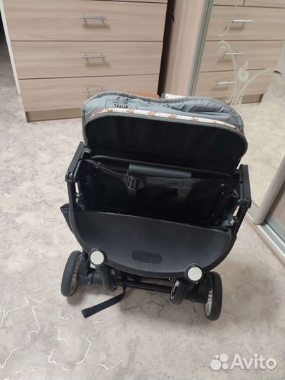 Коляска прогулочная