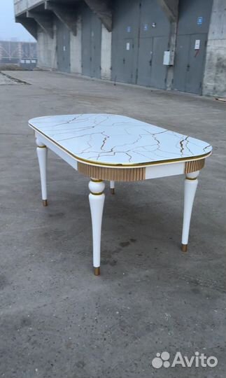 Мраморный стол