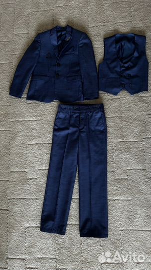 Костюм тройка на мальчика