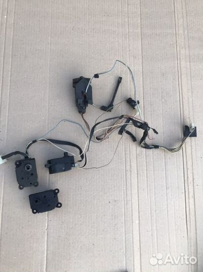 Моторчики заслонки отопителя Ford Focus 3