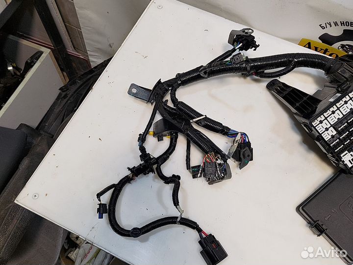 Проводка моторного отсека Geely Coolray