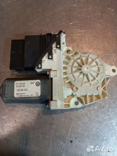 Задний мотор стеклоподъемника VW Jetta 5