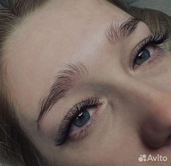Мастер по наращиванию ресниц