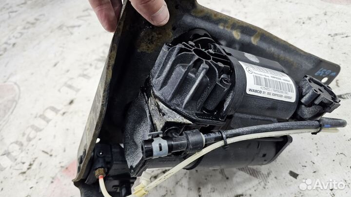 Компрессор насос подвески Mercedes W639