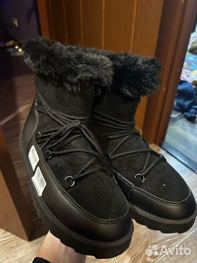 Сапожки для Танюшки на доставке