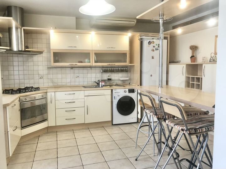 3-к. квартира, 114 м², 9/10 эт.