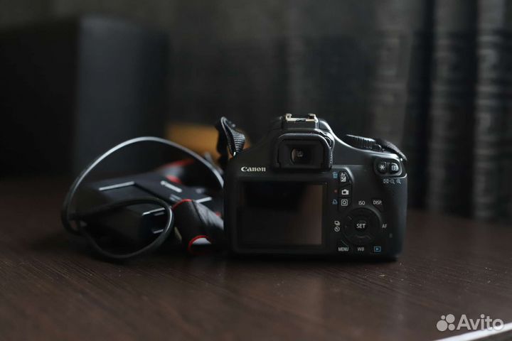 Зеркальный фотоаппарат Canon EOS 1100D