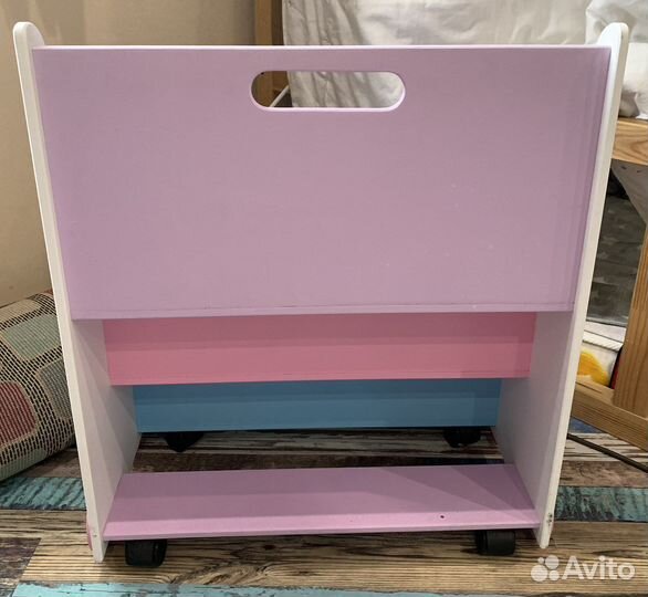 Передвижная полка Монтессори