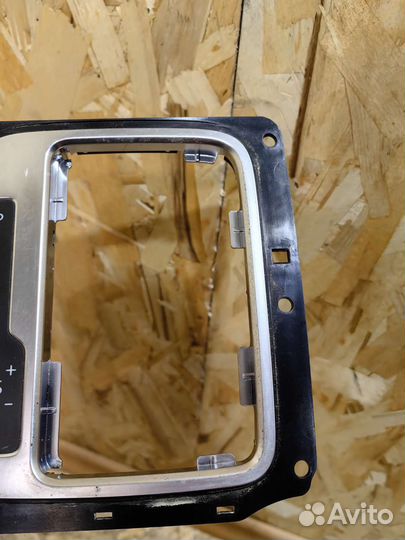 Накладка На кулису фольксваген туарег NF 7P1713203