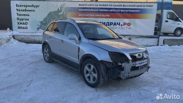 Обшивка двери багажника левая верхняя Opel Antara