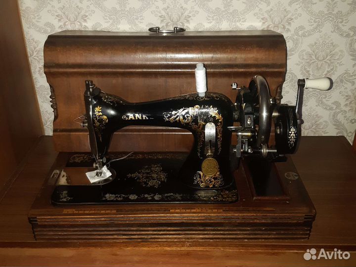 Антикварная швейная машинка Анкер