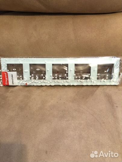 Рамки для розеток Legrand Structura