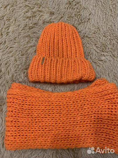 Шапка женская вязаная