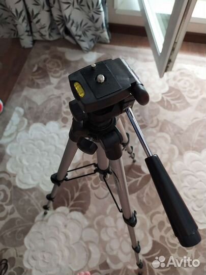 Штатив тринога