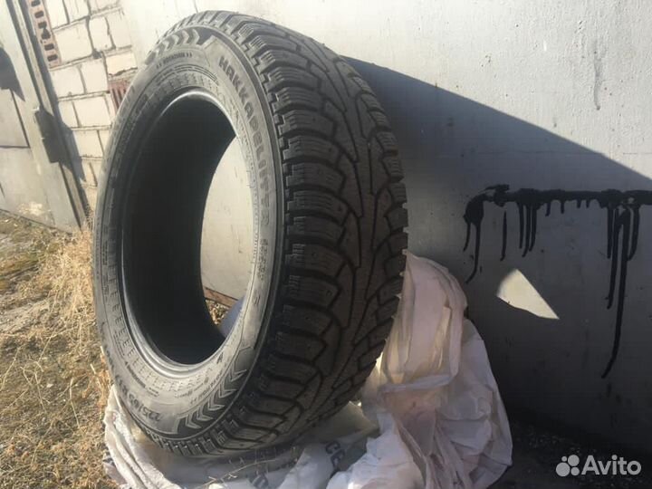 Nokian Tyres Hakkapeliitta 4 225/65 R17