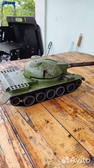 Игрушка танк СССР