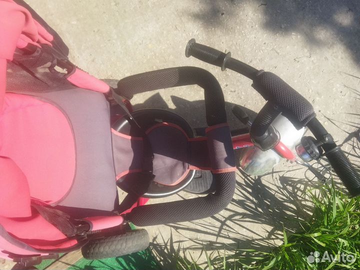 Детский велосипед с ручкой